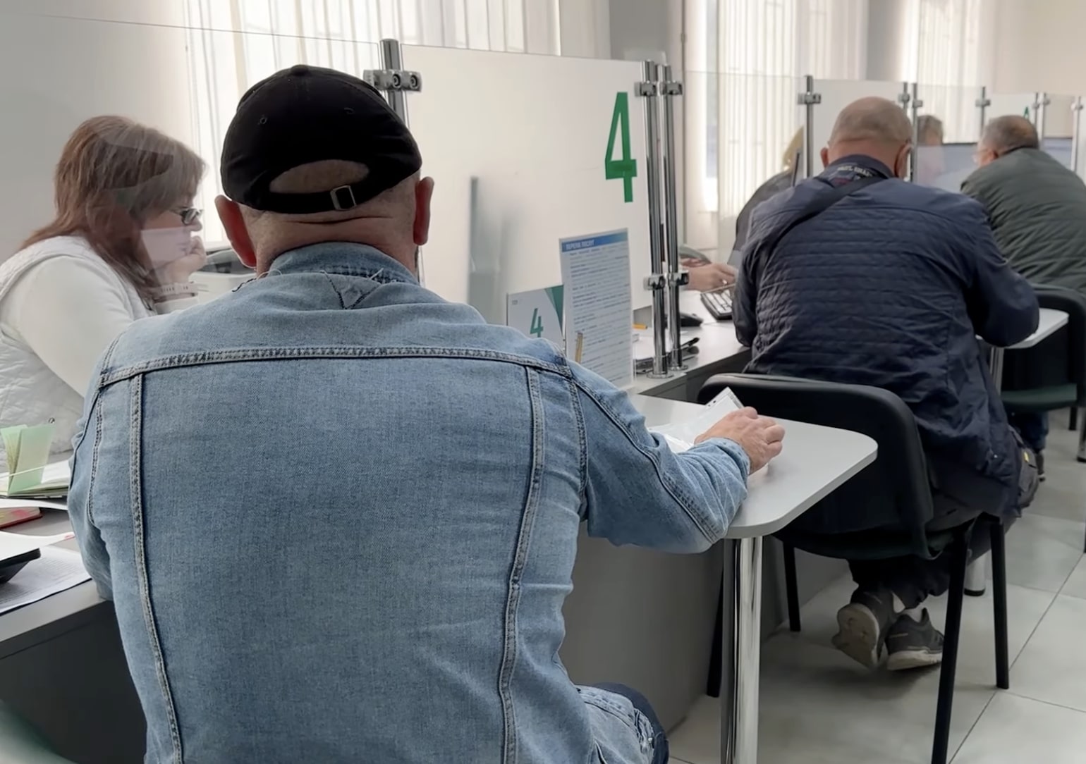 Робота для пенсіонерів у Полтавській області: де саме пропонують від 12 тисяч гривень