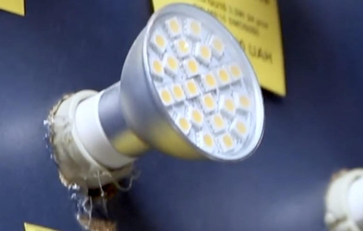 Графік відключення світла в Одеській області на 12 листопада: хто буде змушений сидіти 11 годин без електрики