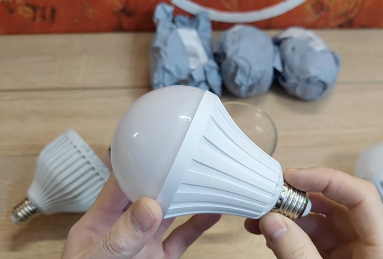 Графік відключення світла у Вінниці на тиждень з 24 по 30 листопада: жорсткі обмеження вводять для багатьох жителів