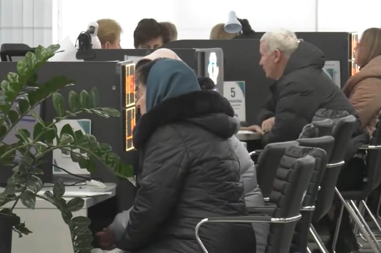 Виплати для переселенців з 1 грудня у Київській області: скільки грошей можна отримати взимку